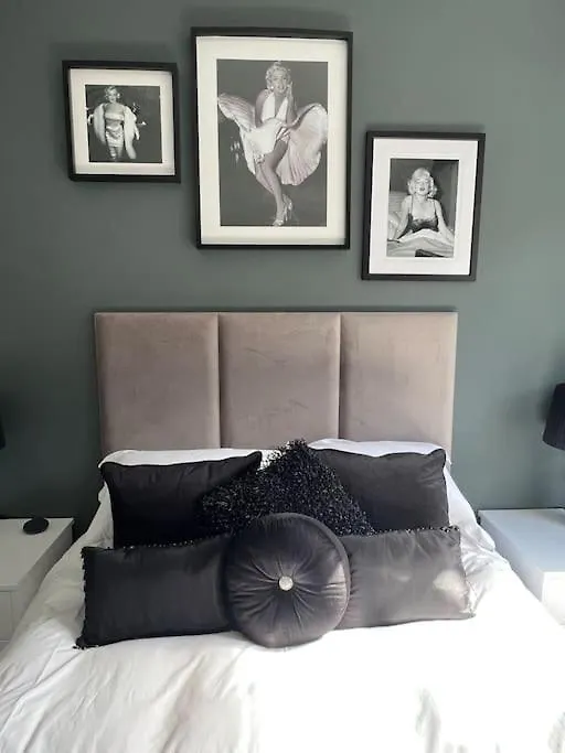 Beautiful 2 Bed Apartment In Bath - Free Onsite Parking United Kingdom