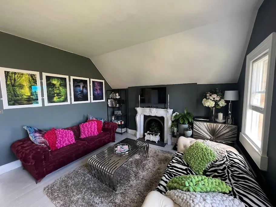 Beautiful 2 Bed Apartment In Bath - Free Onsite Parking United Kingdom