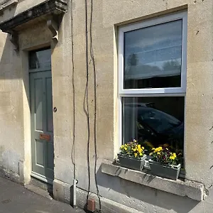  Holiday home Cosy 19th Century Two Bedroomed With Continental Breakfast