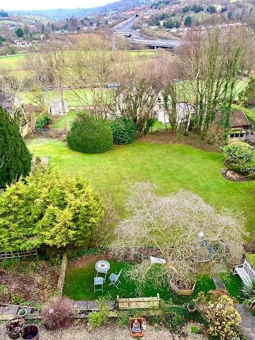 Beautiful 2 Bed Apartment In Bath - Free Onsite Parking 0*,